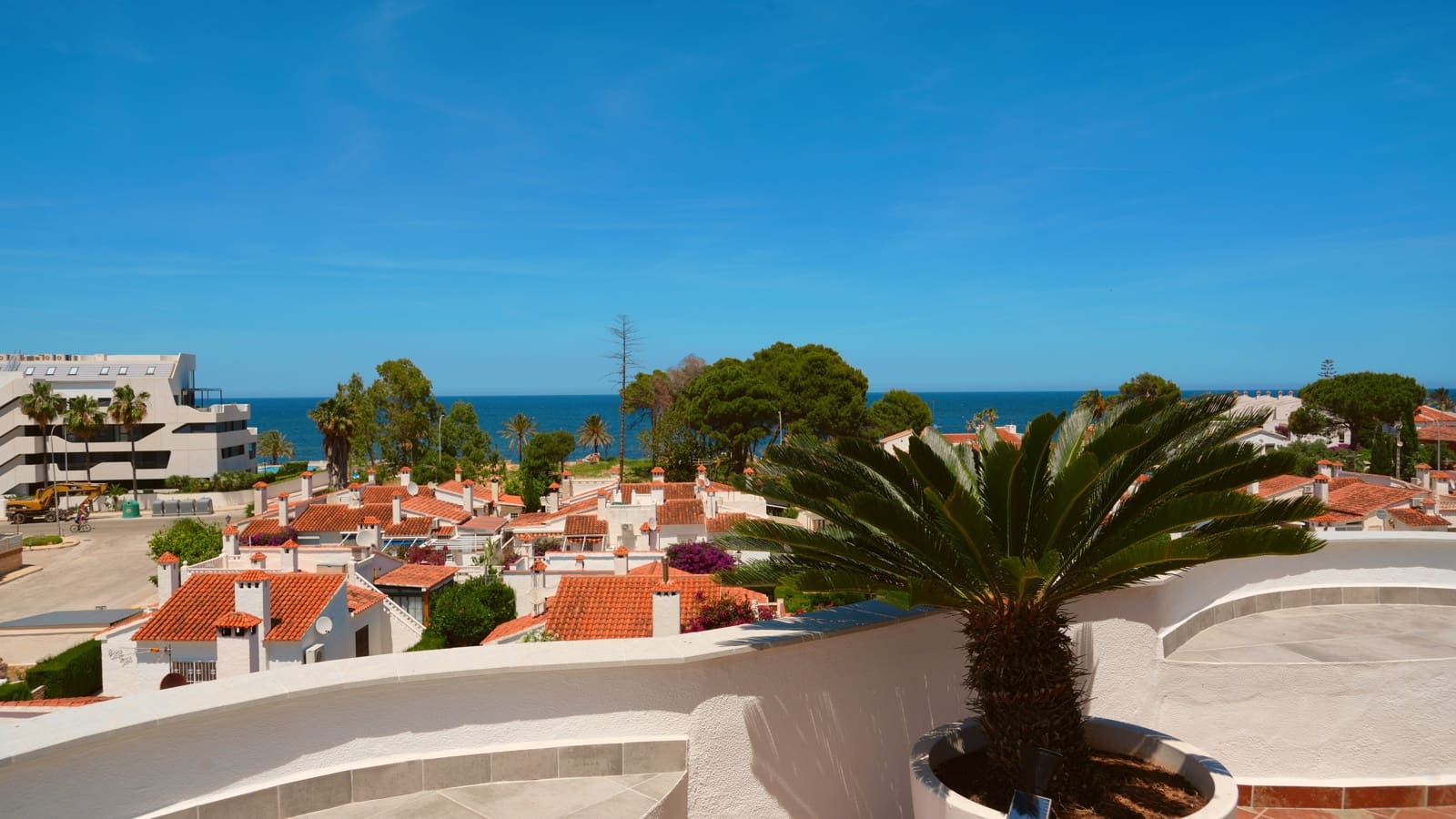 Apartamento de 3 habitaciones en Dénia en venta con piscina garaje - 695.000 € (Ref: 9867369)