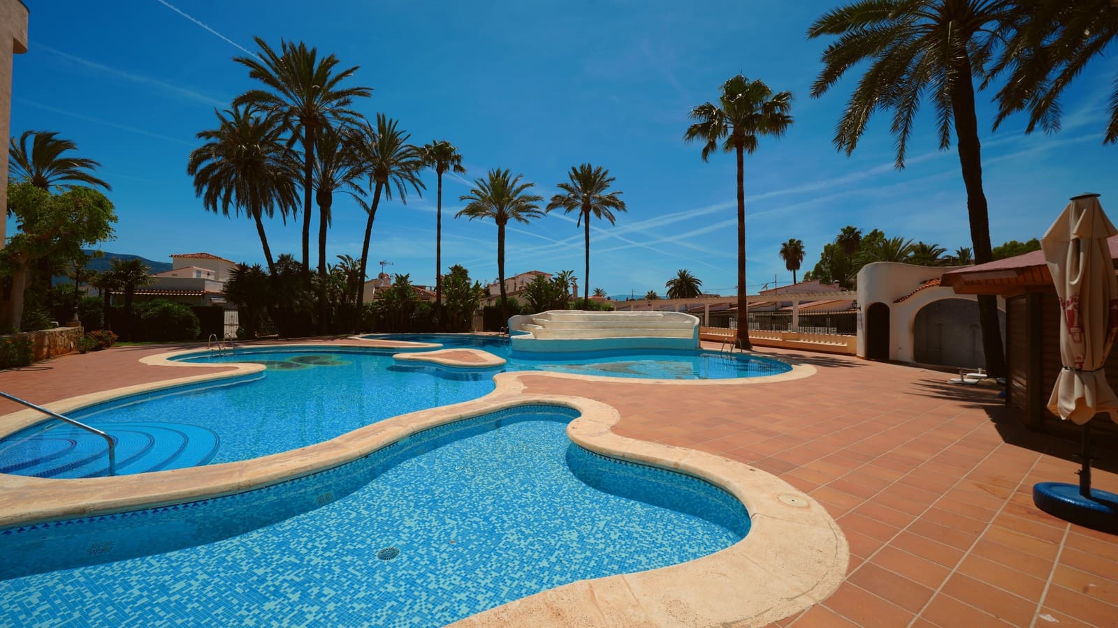 Apartamento de 3 habitaciones en Dénia en venta con piscina garaje - 695.000 € (Ref: 9867369)