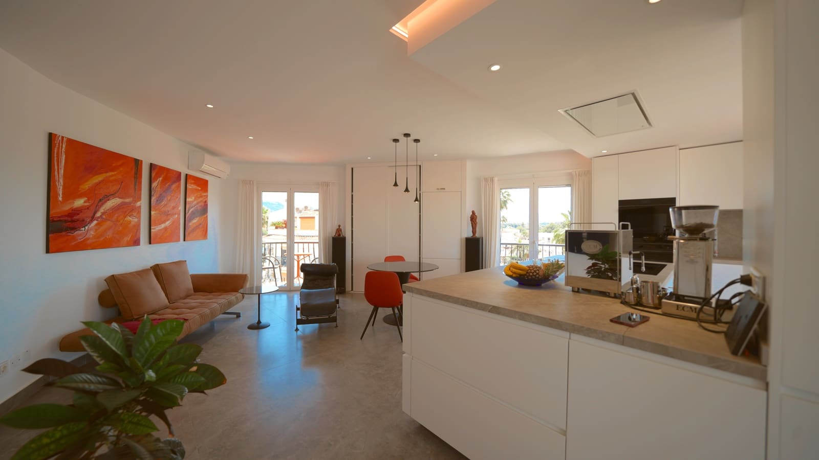 Apartamento de 3 habitaciones en Dénia en venta con piscina garaje - 695.000 € (Ref: 9867369)