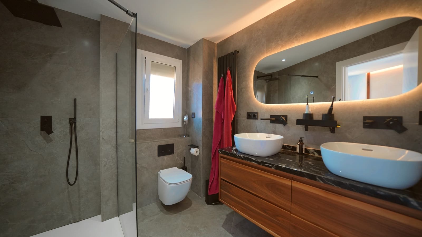 Apartamento de 3 habitaciones en Dénia en venta con piscina garaje - 695.000 € (Ref: 9867369)