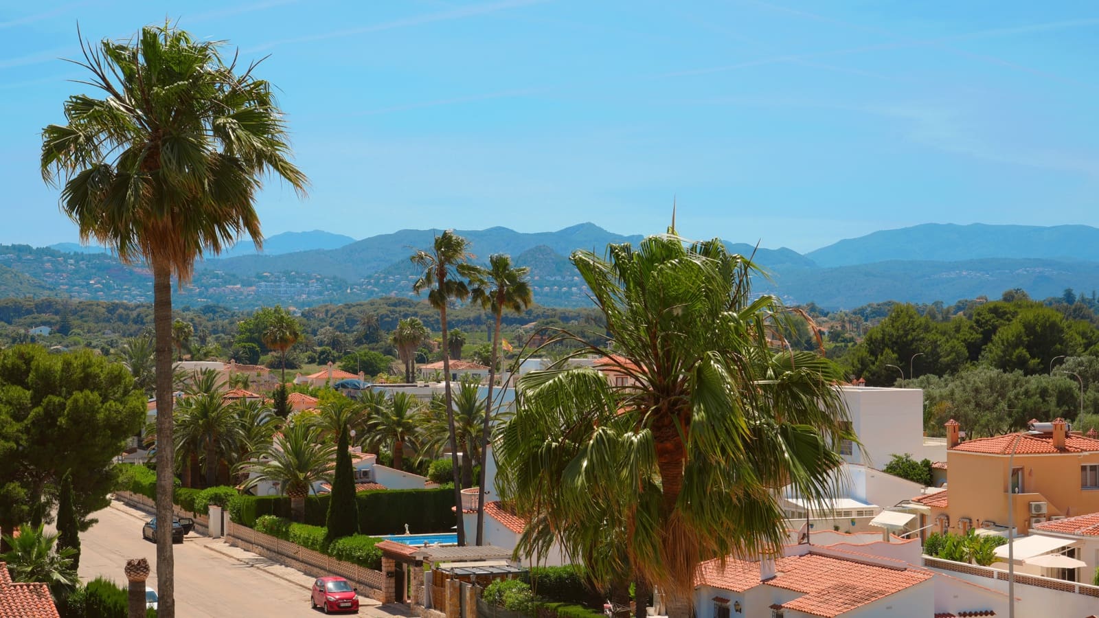 Apartamento de 3 habitaciones en Dénia en venta con piscina garaje - 695.000 € (Ref: 9867369)