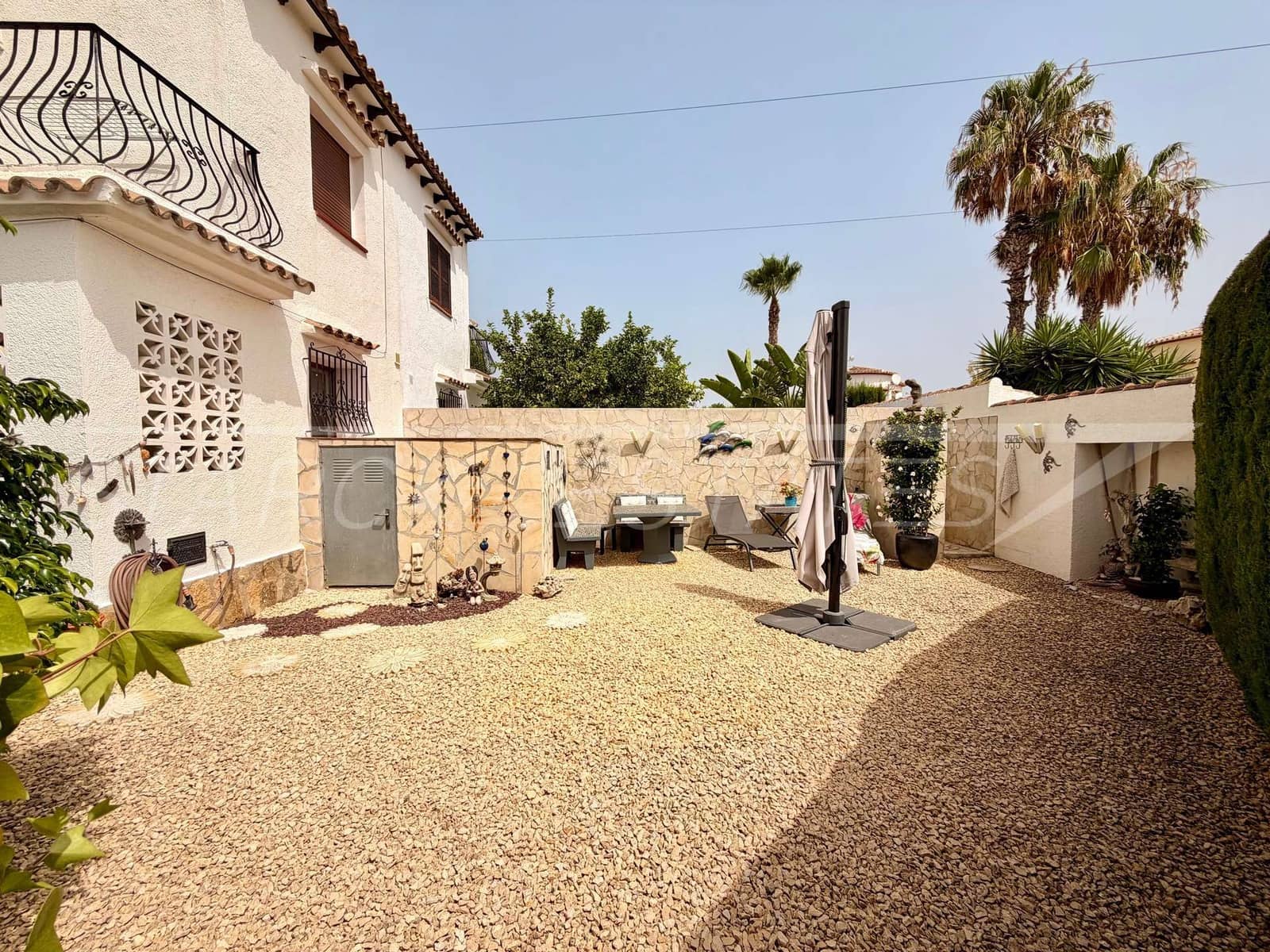 3 soveværelse Rækkehus til salg i Els Poblets med swimmingpool - € 299.000 (Ref: 9867597)