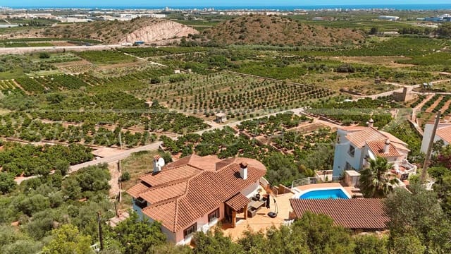 4 soverom Villa til salgs i Oliva Pueblo, Oliva med svømmebasseng - € 465 000 (Ref: 9905207)