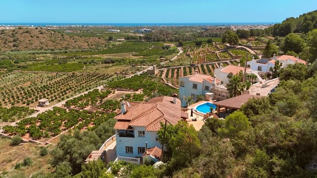 4 soveværelse Villa til salg i Oliva Pueblo, Oliva med swimmingpool - € 465.000 (Ref: 9905207)