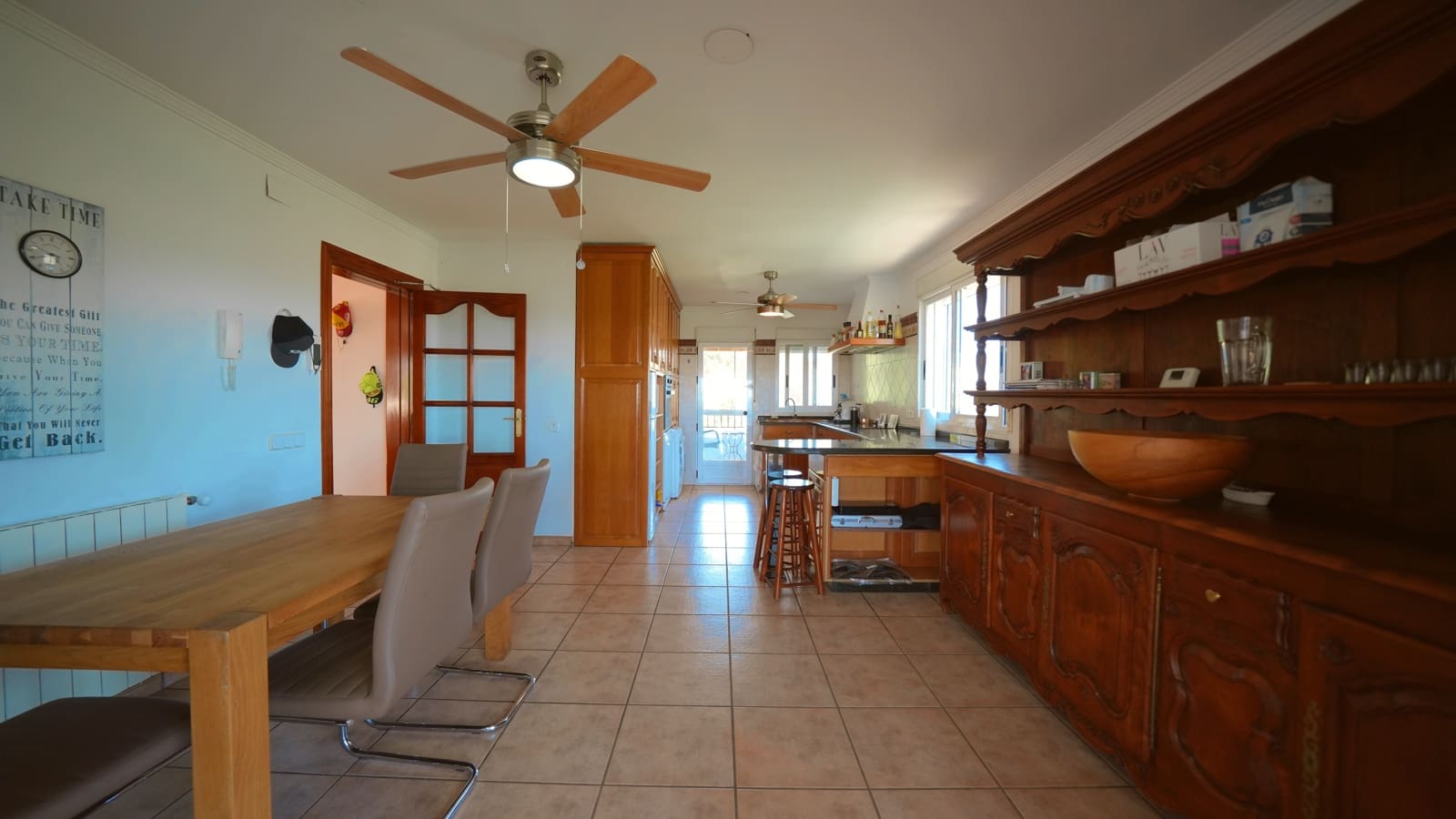 4 bedroom Villa for sale in Oliva with pool garage - € 465,000 (Ref: 9905207)