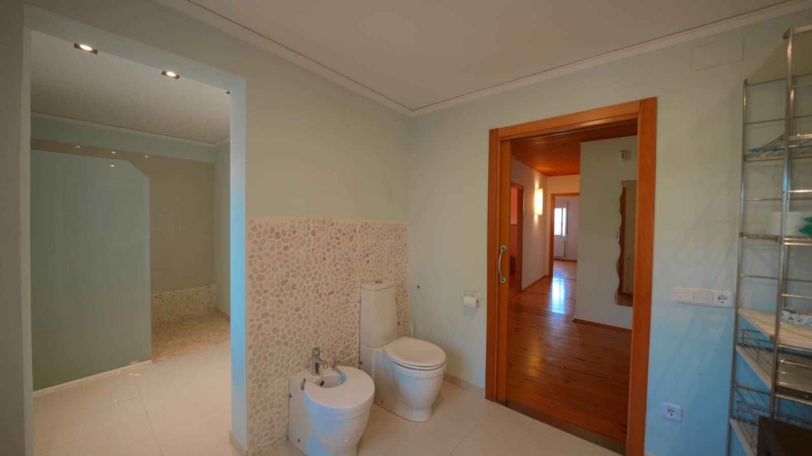 4 bedroom Villa for sale in Oliva with pool garage - € 465,000 (Ref: 9905207)