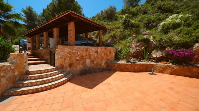 4 soveværelse Villa til salg i Oliva Pueblo, Oliva med swimmingpool - € 465.000 (Ref: 9905207)