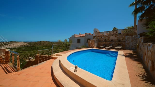 4 soveværelse Villa til salg i Oliva Pueblo, Oliva med swimmingpool - € 465.000 (Ref: 9905207)
