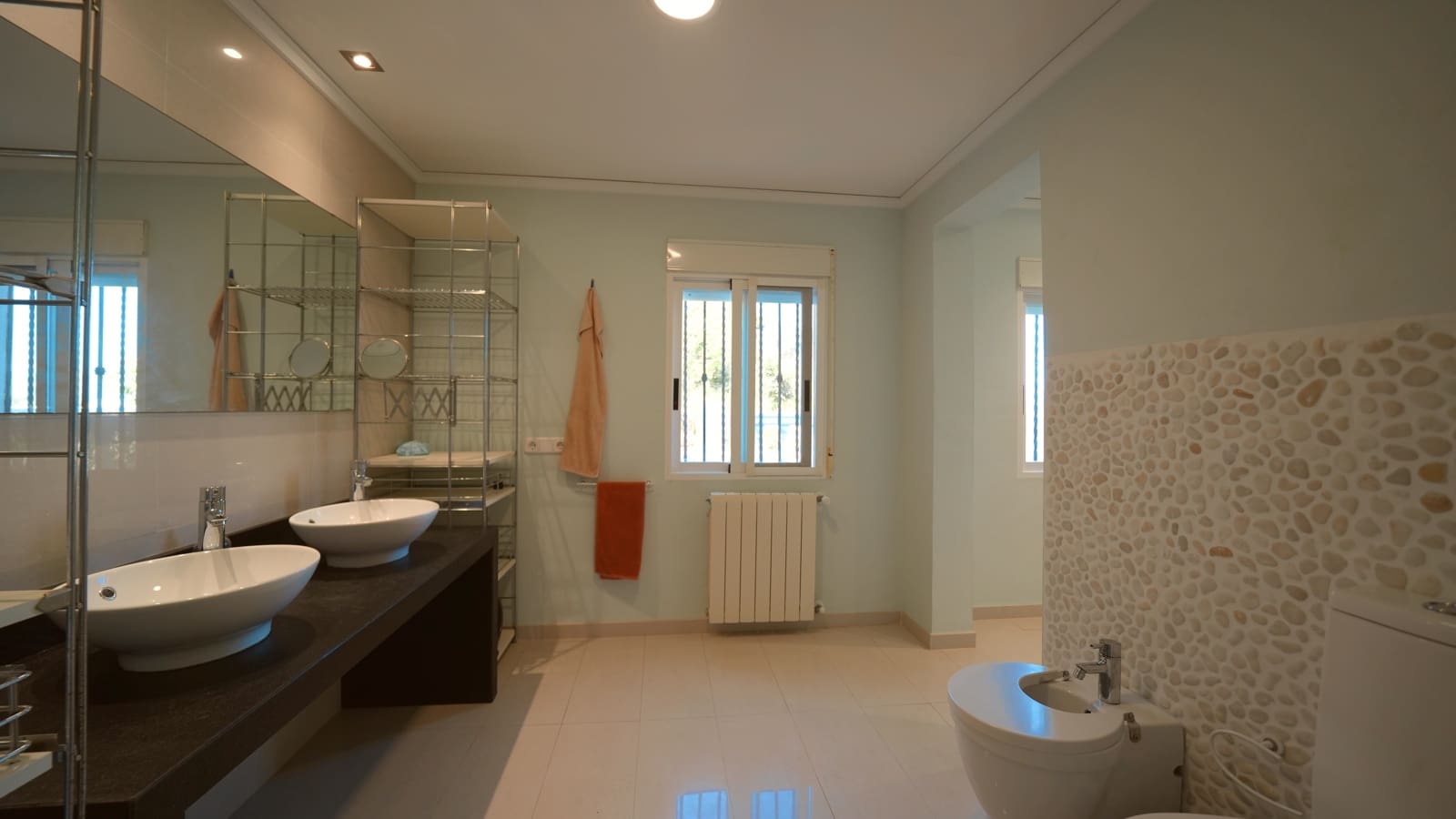 4 bedroom Villa for sale in Oliva with pool garage - € 465,000 (Ref: 9905207)