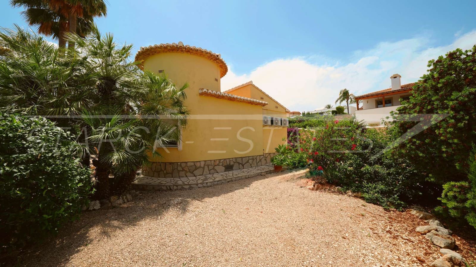 2 bedroom Villa for sale in Beniarbeig with pool - € 435,000 (Ref: 9917612)