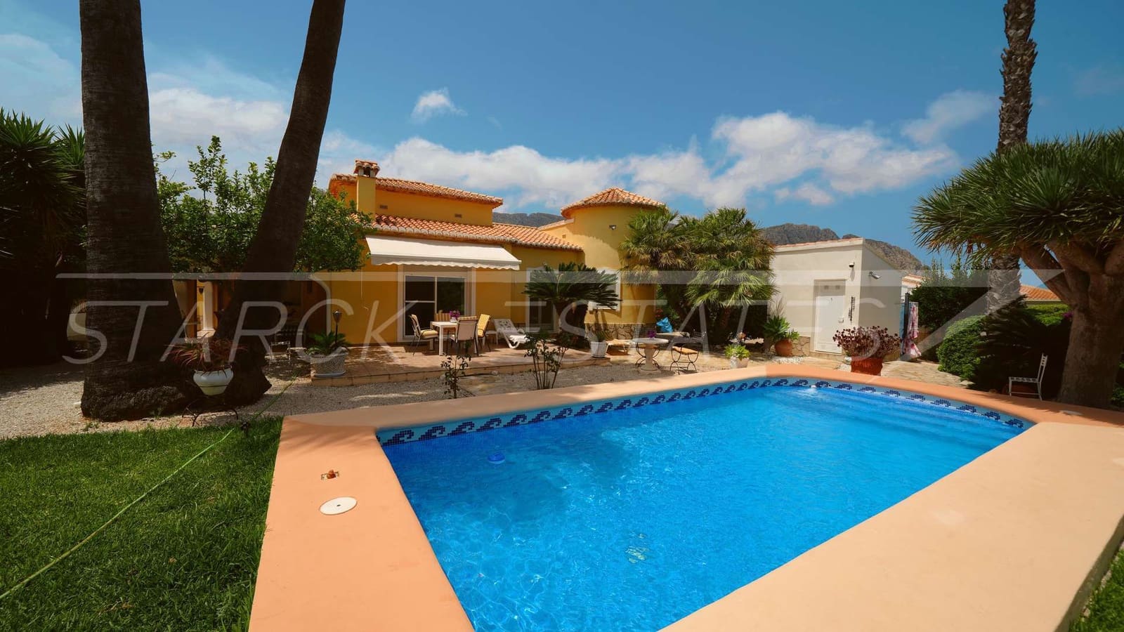 2 bedroom Villa for sale in Beniarbeig with pool - € 435,000 (Ref: 9917612)
