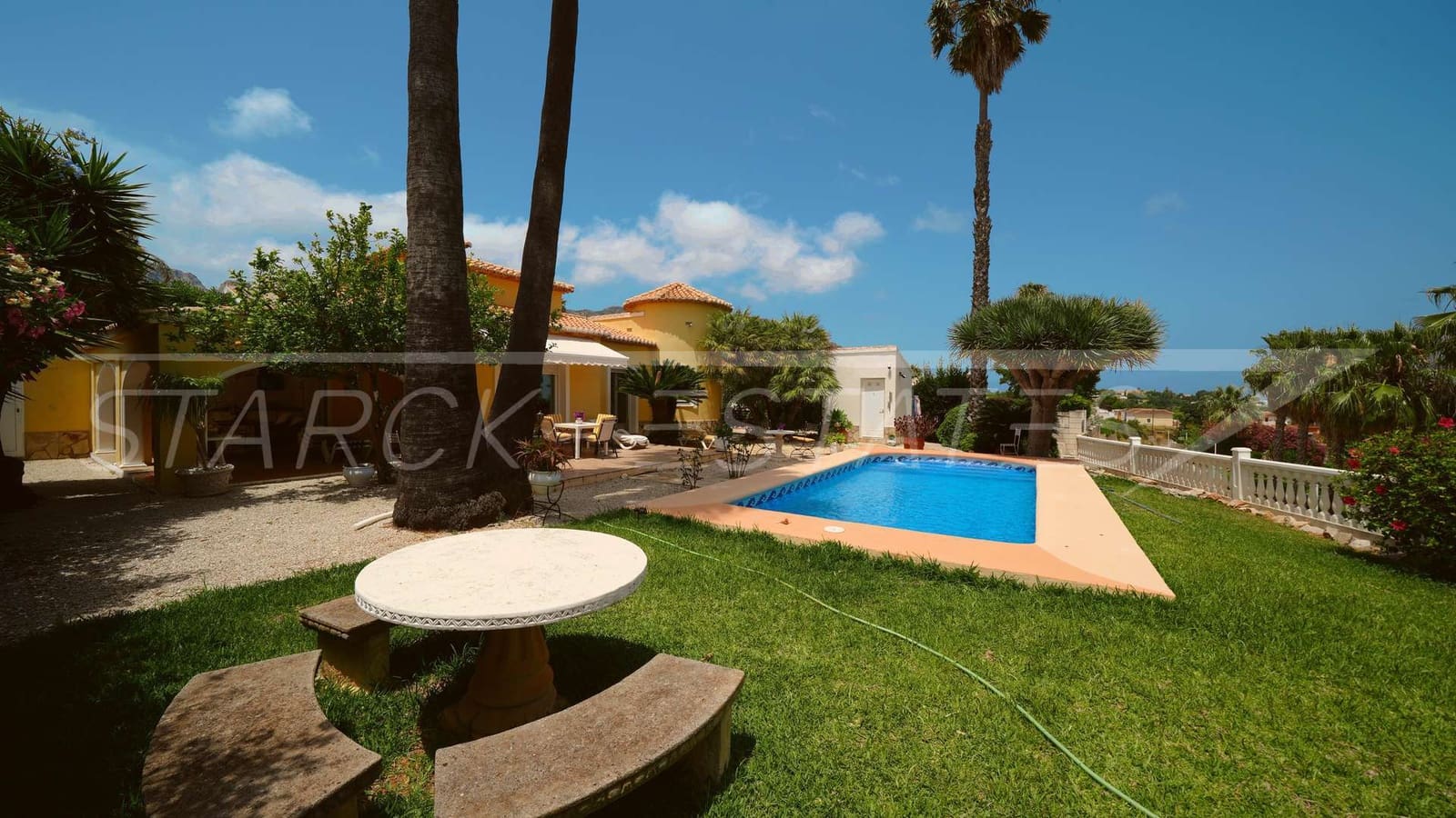 2 bedroom Villa for sale in Beniarbeig with pool - € 435,000 (Ref: 9917612)