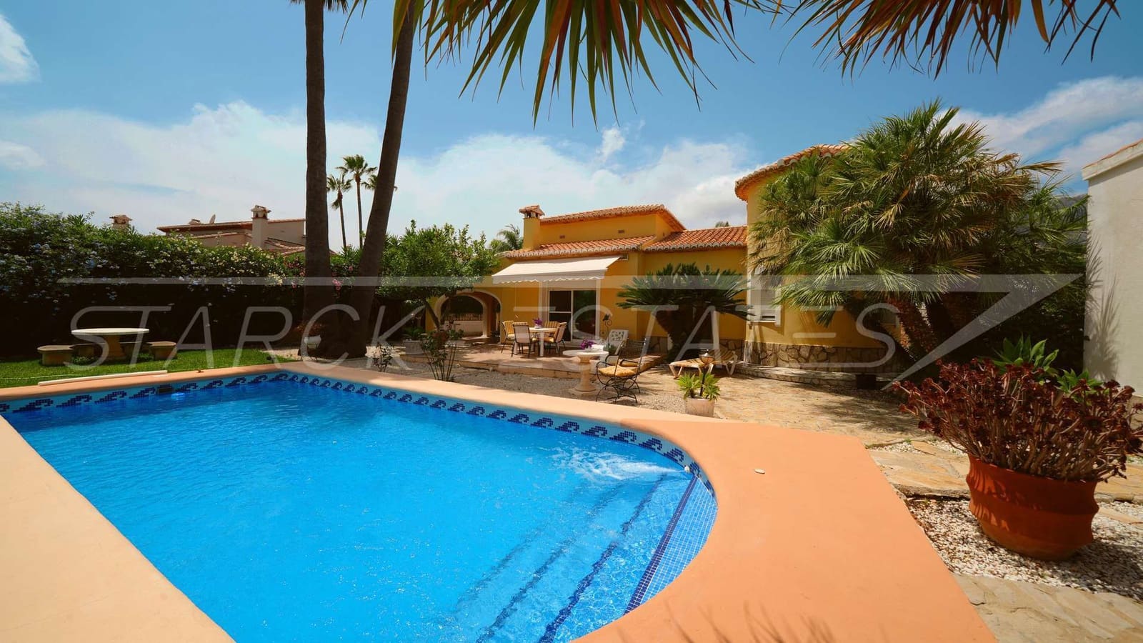 2 bedroom Villa for sale in Beniarbeig with pool - € 435,000 (Ref: 9917612)