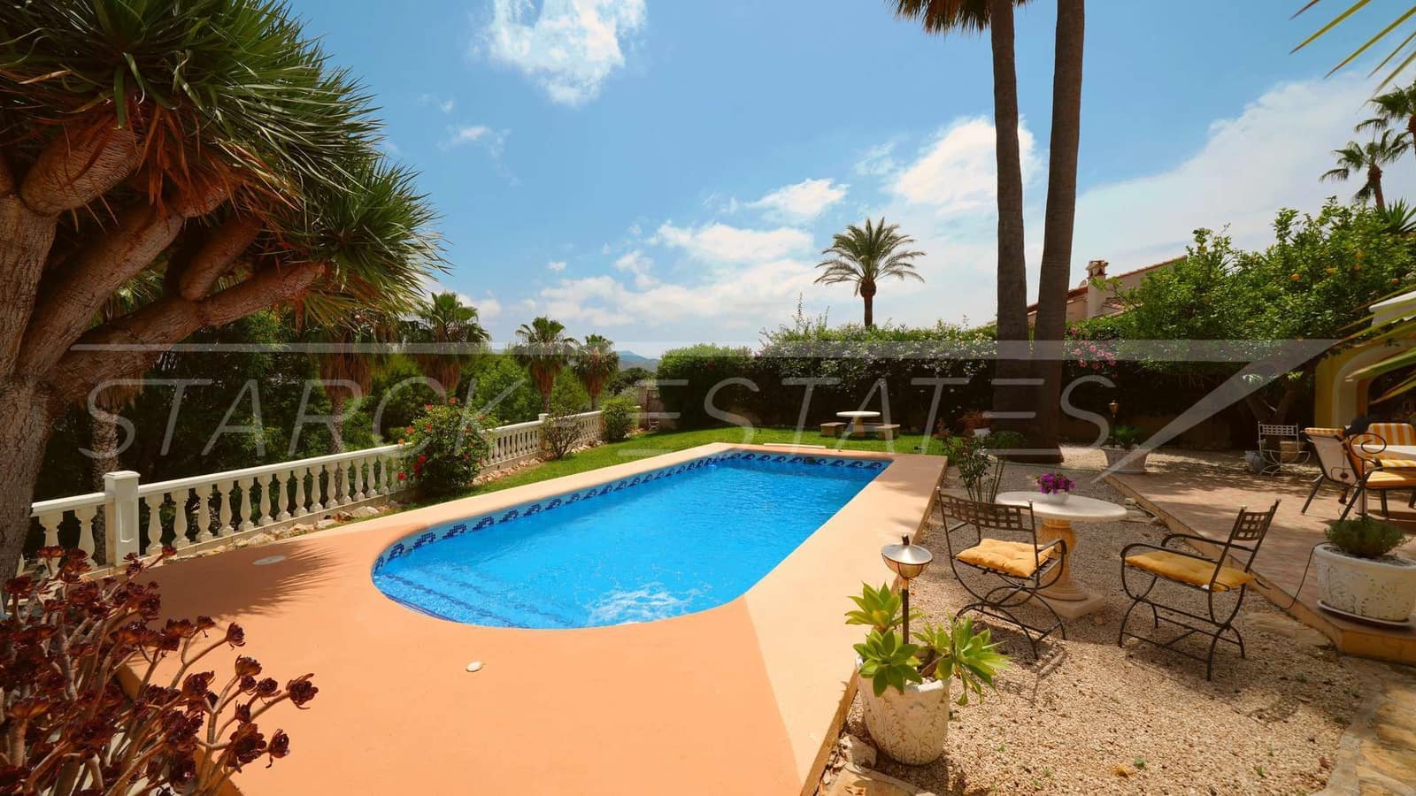 2 bedroom Villa for sale in Beniarbeig with pool - € 435,000 (Ref: 9917612)