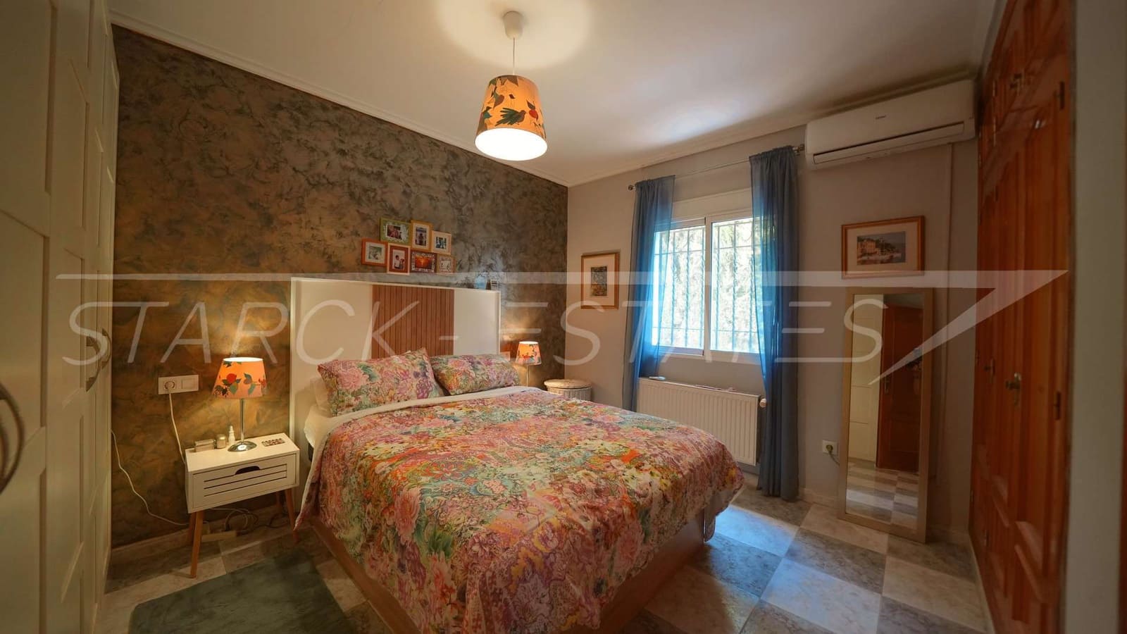 3 bedroom Villa for sale in Rafol de Almunia with pool garage - € 435,000 (Ref: 9926585)