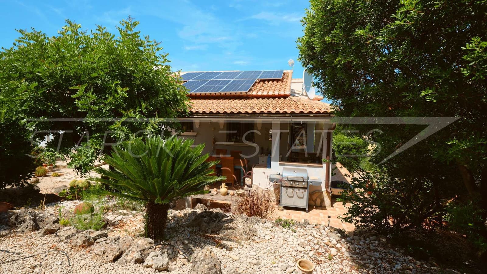 3 bedroom Villa for sale in Rafol de Almunia with pool garage - € 435,000 (Ref: 9926585)