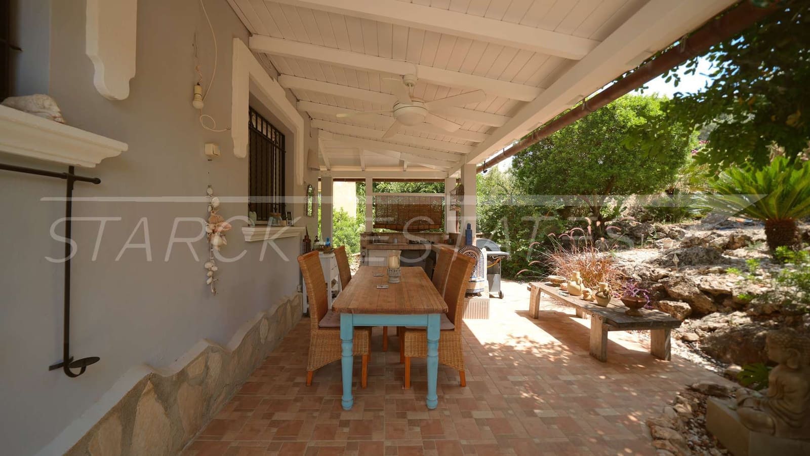 3 bedroom Villa for sale in Rafol de Almunia with pool garage - € 435,000 (Ref: 9926585)