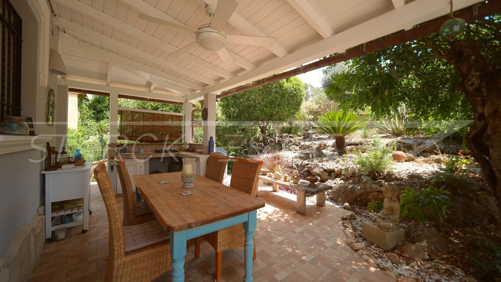 3 bedroom Villa for sale in Rafol de Almunia with pool garage - € 435,000 (Ref: 9926585)