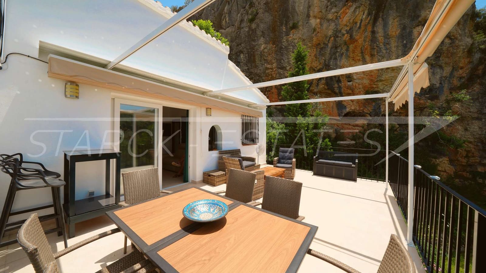 3 bedroom Villa for sale in Benidoleig - € 325,000 (Ref: 9926643)