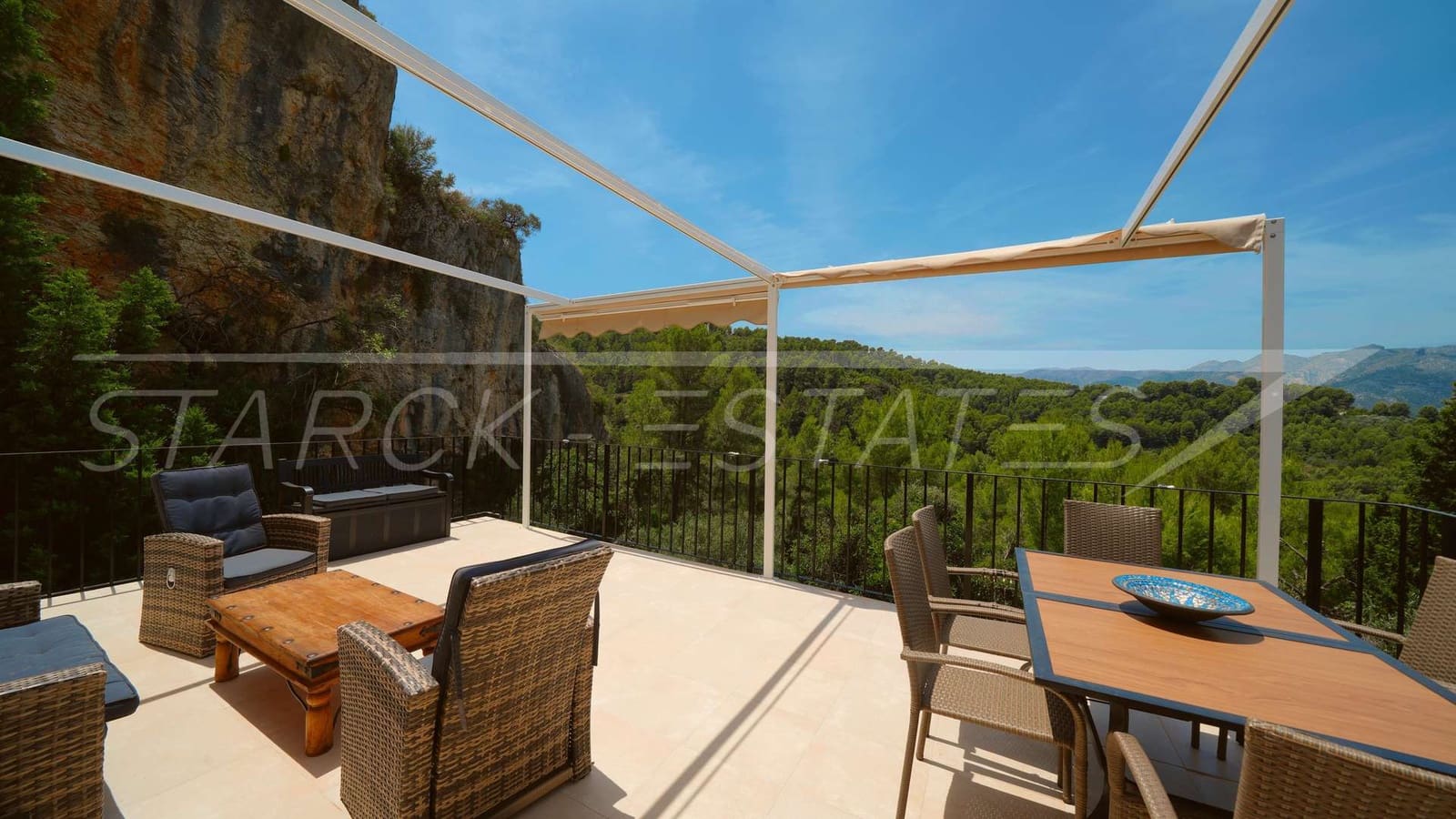 3 bedroom Villa for sale in Benidoleig - € 325,000 (Ref: 9926643)