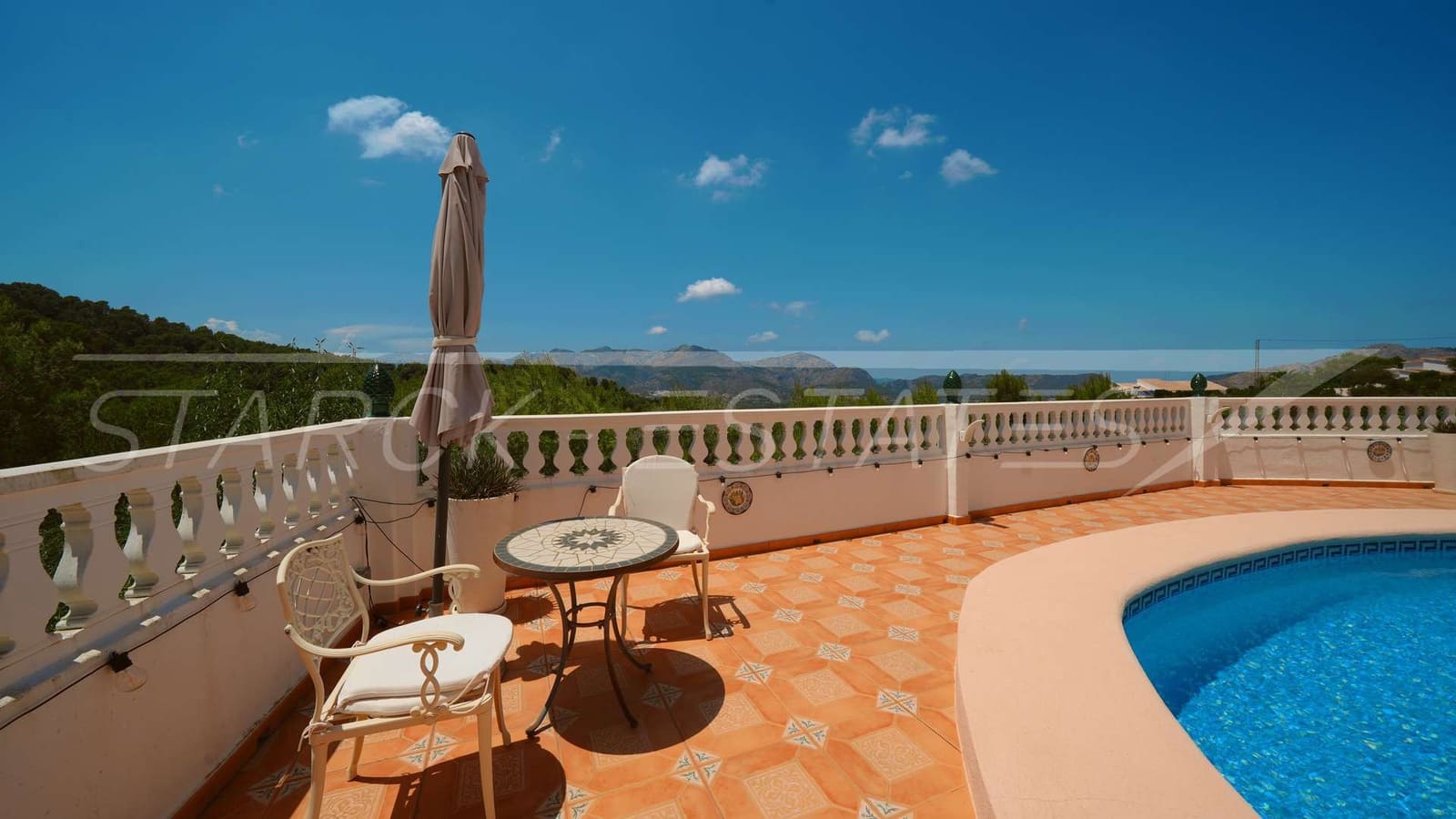 3 bedroom Villa for sale in Benidoleig with pool - € 475,000 (Ref: 9932437)