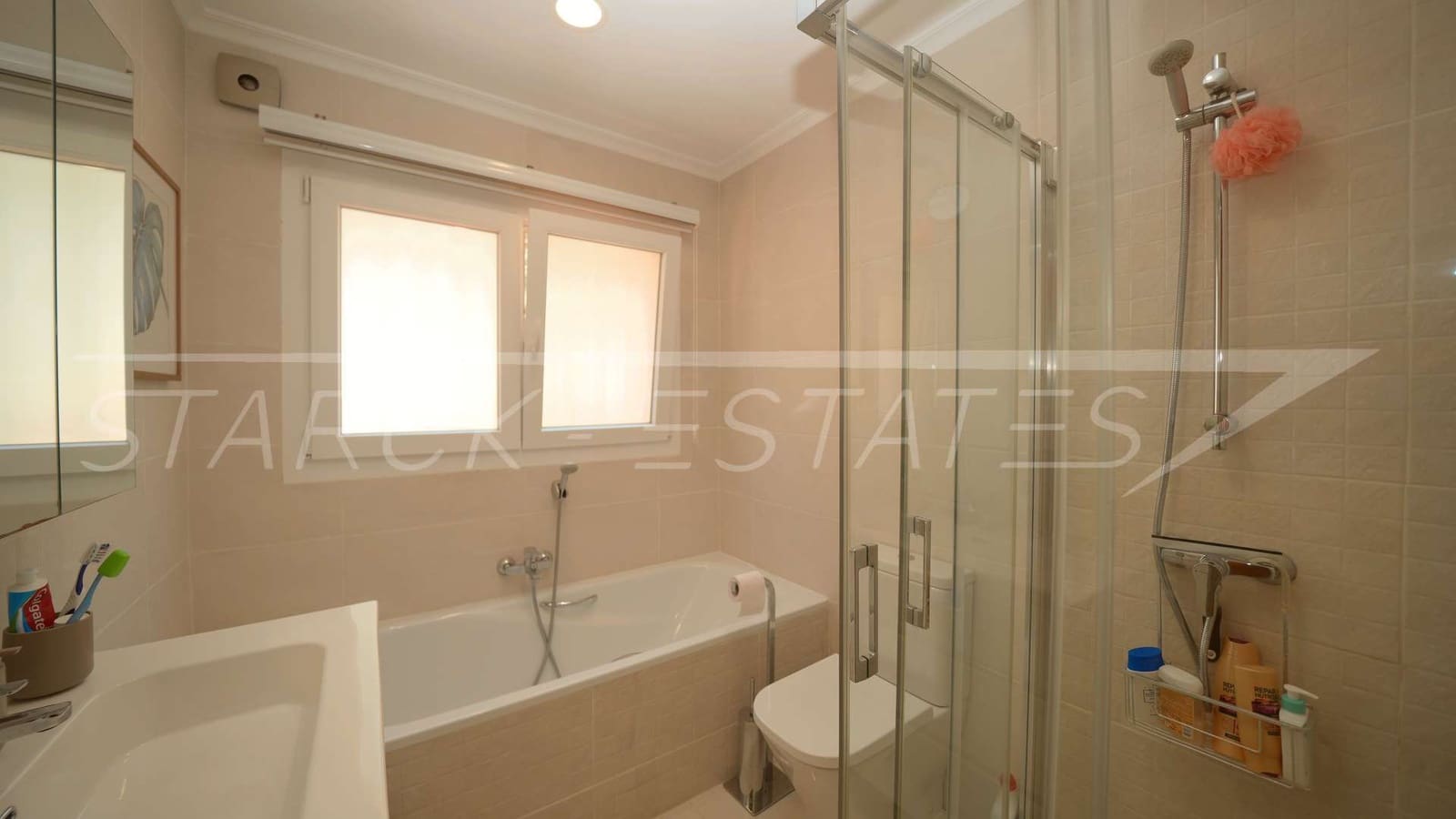 3 bedroom Villa for sale in Benidoleig with pool - € 475,000 (Ref: 9932437)