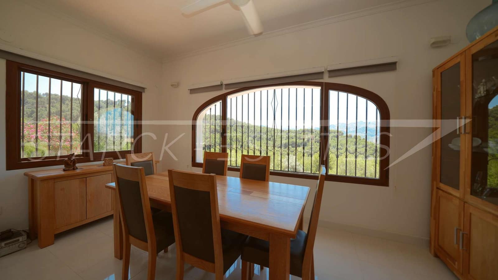 3 bedroom Villa for sale in Benidoleig with pool - € 475,000 (Ref: 9932437)