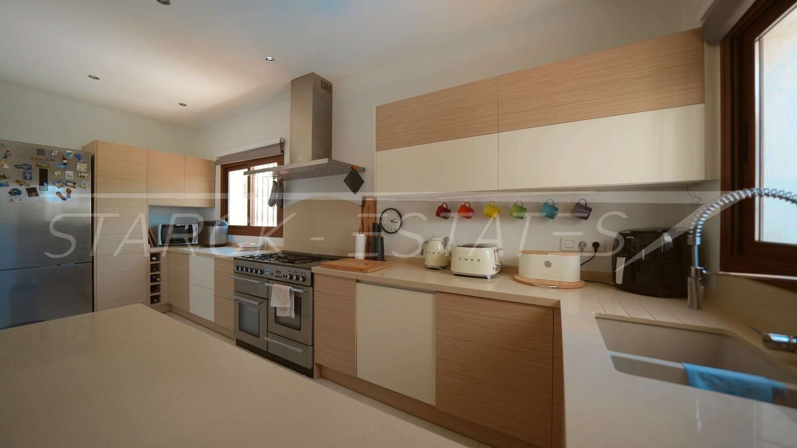 3 bedroom Villa for sale in Benidoleig with pool - € 475,000 (Ref: 9932437)