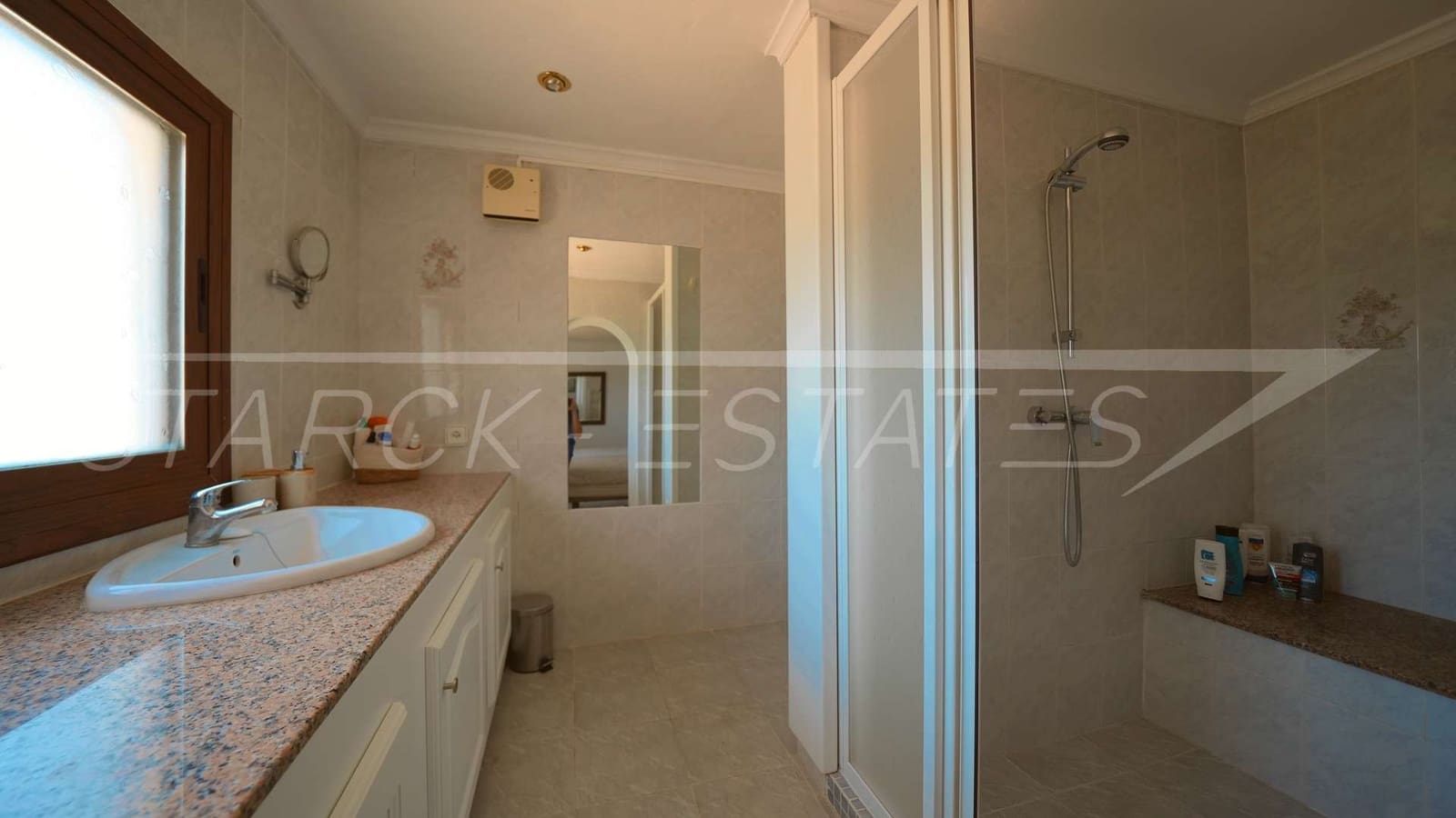 3 bedroom Villa for sale in Benidoleig with pool - € 475,000 (Ref: 9932437)