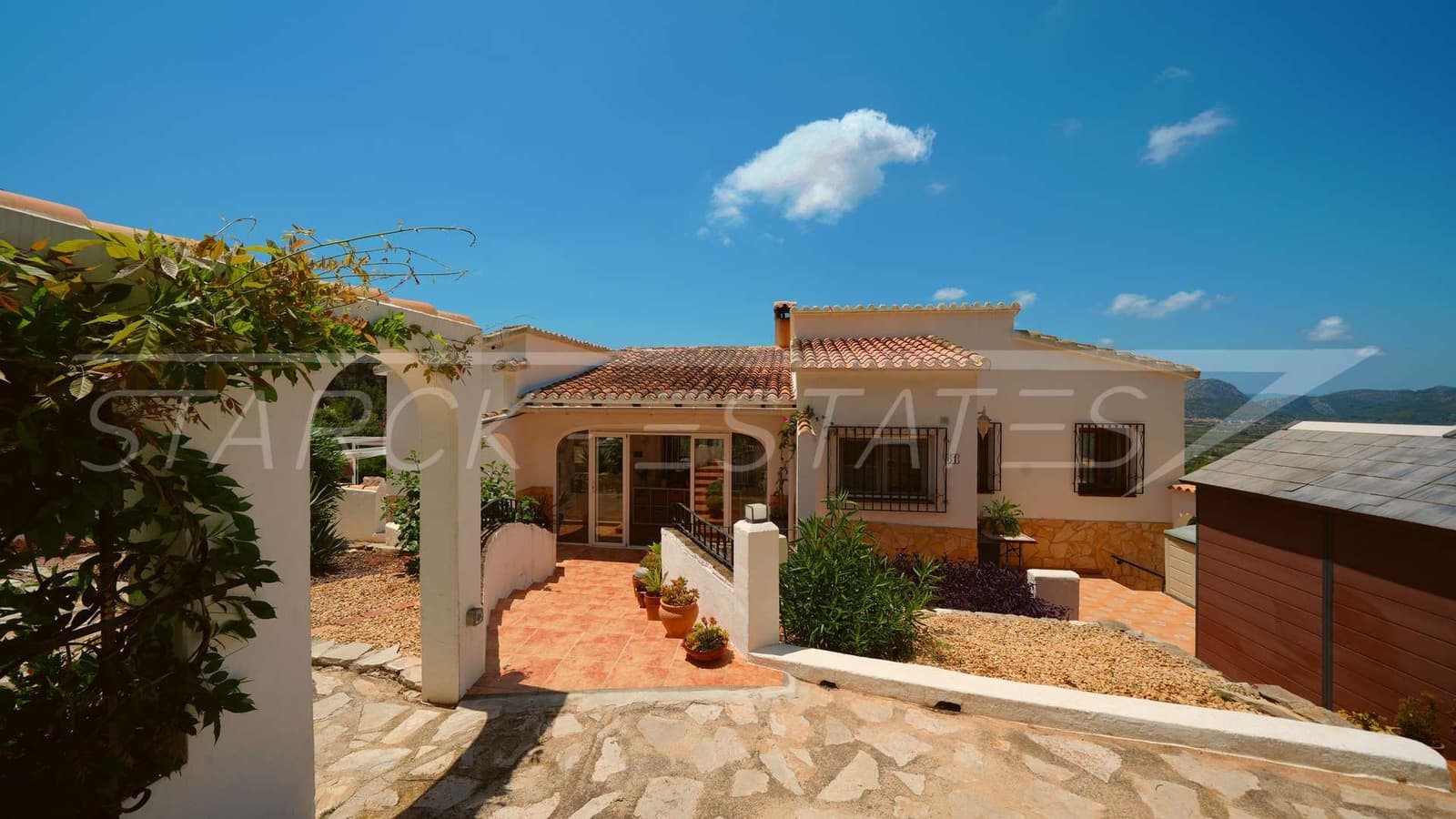 3 bedroom Villa for sale in Benidoleig with pool - € 475,000 (Ref: 9932437)