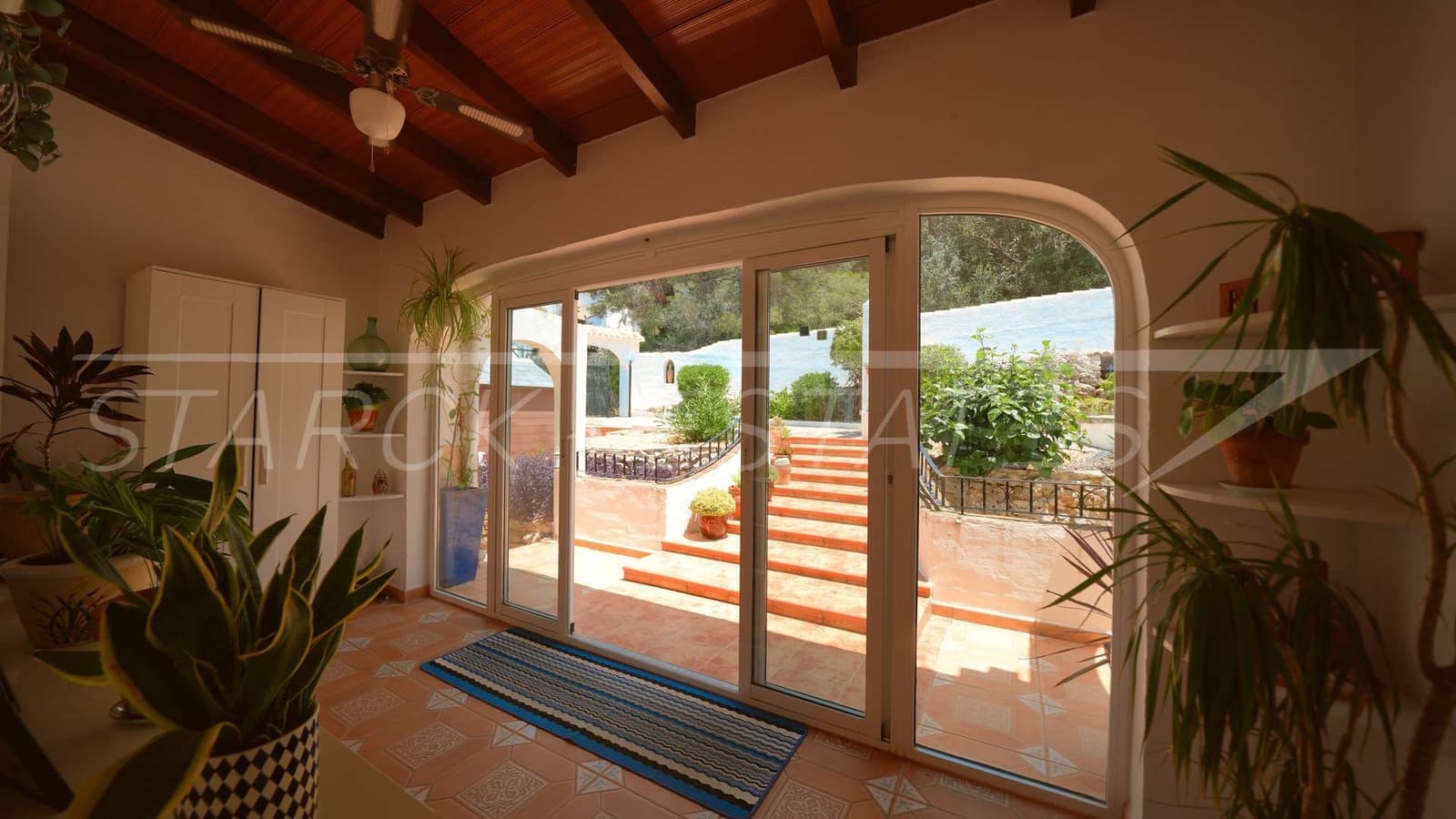 3 bedroom Villa for sale in Benidoleig with pool - € 475,000 (Ref: 9932437)