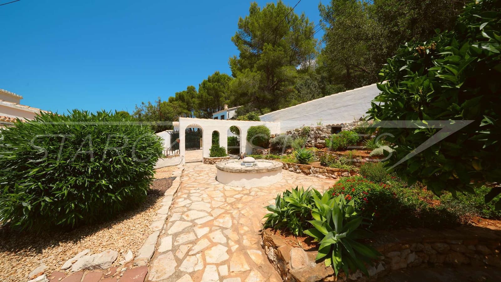 3 bedroom Villa for sale in Benidoleig with pool - € 475,000 (Ref: 9932437)
