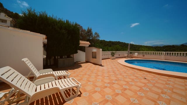 3 Zimmer Villa zu verkaufen in Benidoleig mit Pool Garage - 475.000 € (Ref: 9932437)