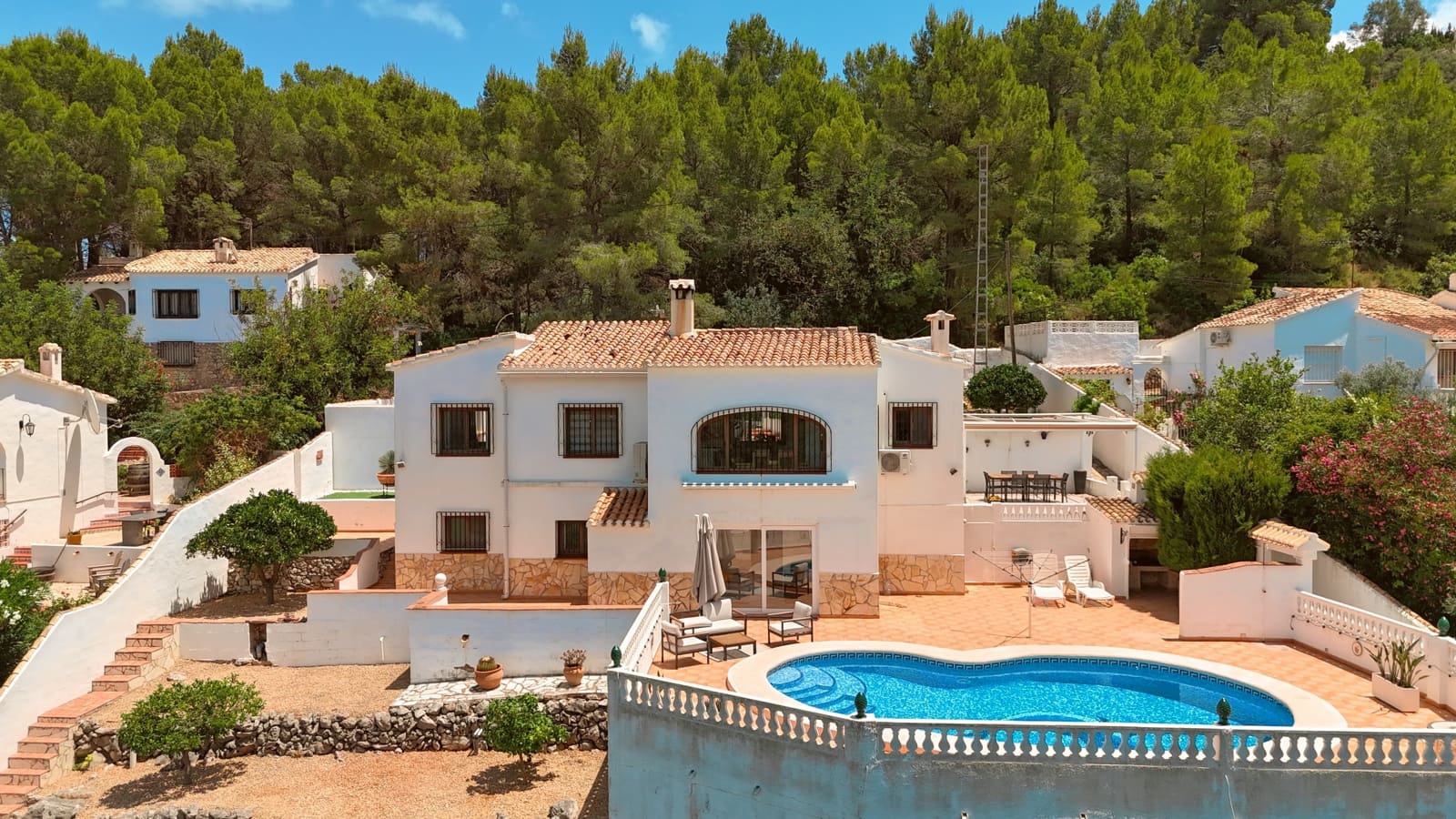 3 bedroom Villa for sale in Benidoleig with pool garage - € 475,000 (Ref: 9932437)