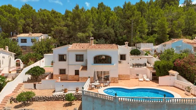 3 Zimmer Villa zu verkaufen in Benidoleig mit Pool Garage - 475.000 € (Ref: 9932437)