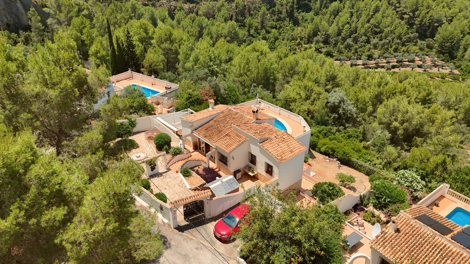 3 bedroom Villa for sale in Benidoleig with pool garage - € 475,000 (Ref: 9932437)