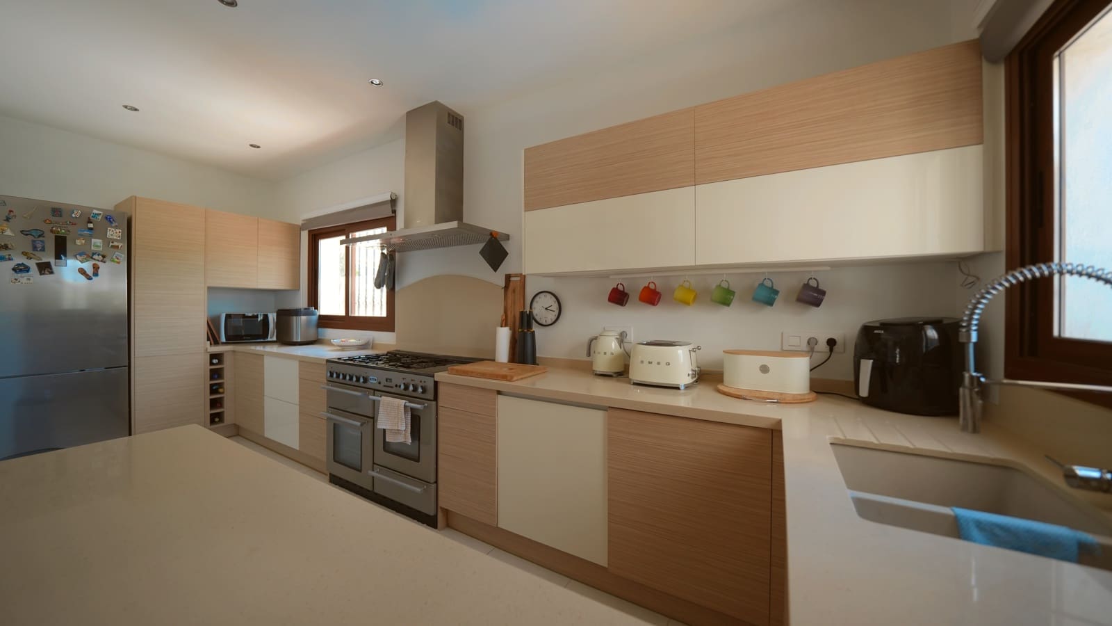 3 bedroom Villa for sale in Benidoleig with pool garage - € 475,000 (Ref: 9932437)