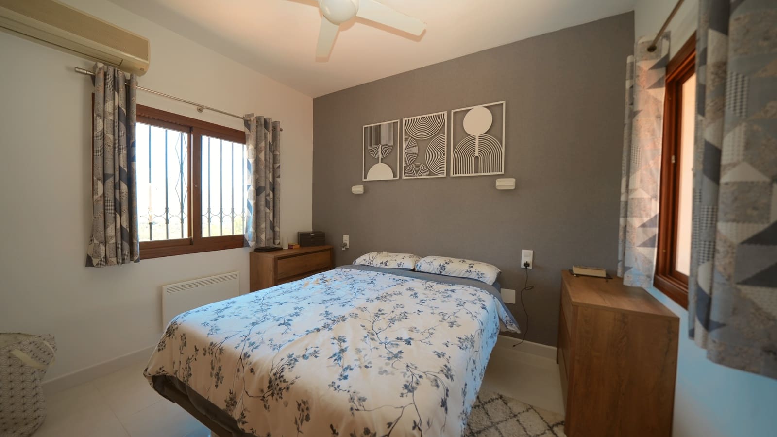 3 bedroom Villa for sale in Benidoleig with pool garage - € 475,000 (Ref: 9932437)