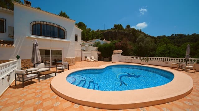 3 Zimmer Villa zu verkaufen in Benidoleig mit Pool Garage - 475.000 € (Ref: 9932437)