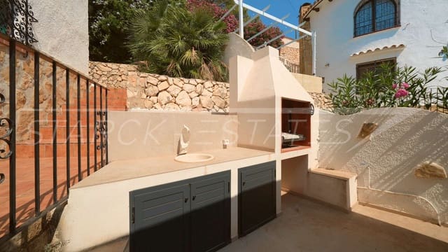 4 soverom Villa til salgs i Benissa med svømmebasseng garasje - € 760 000 (Ref: 9955437)