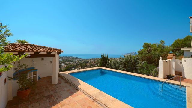 4 quarto Moradia para venda em Benissa com piscina garagem - 760 000 € (Ref: 9955437)