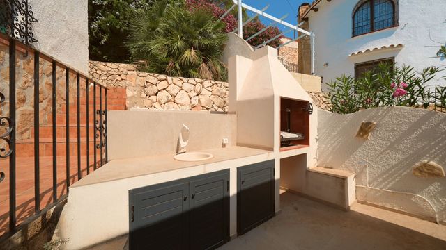 4 quarto Moradia para venda em Benissa com piscina garagem - 760 000 € (Ref: 9955437)