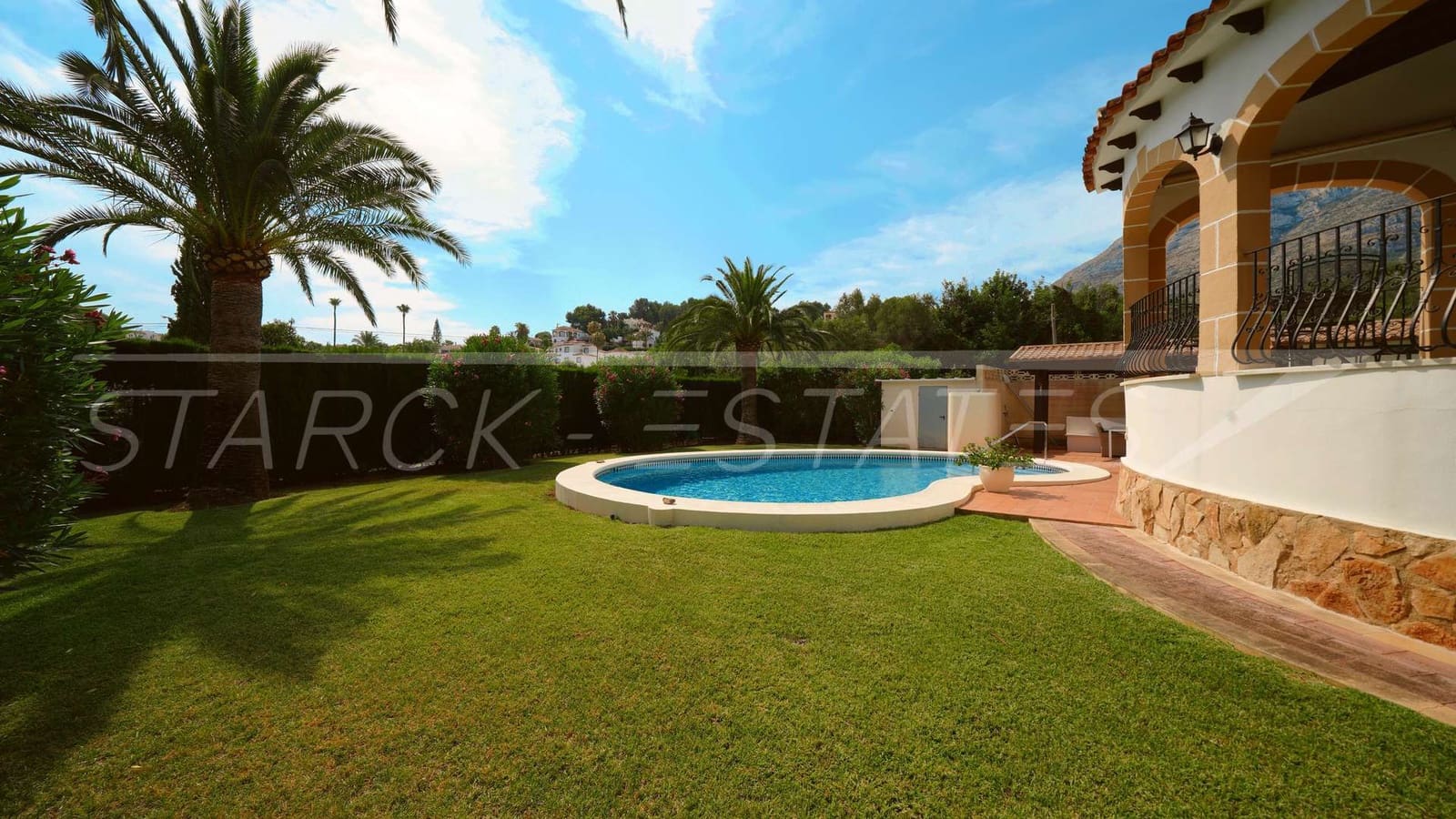 2 Zimmer Villa zu verkaufen in Denia mit Pool Garage - 495.000 € (Ref: 9956702)