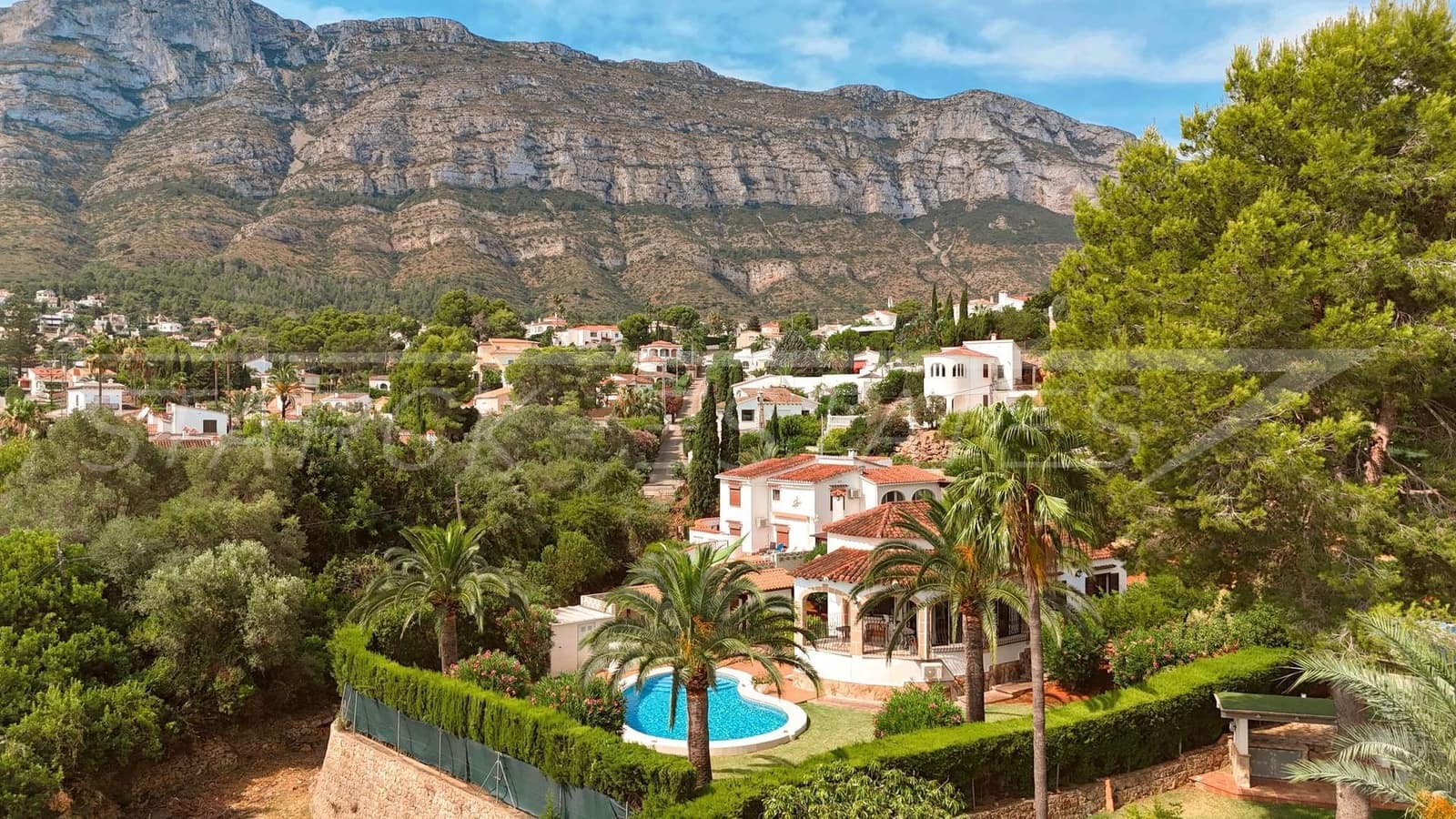 2 Zimmer Villa zu verkaufen in Denia mit Pool Garage - 495.000 € (Ref: 9956702)