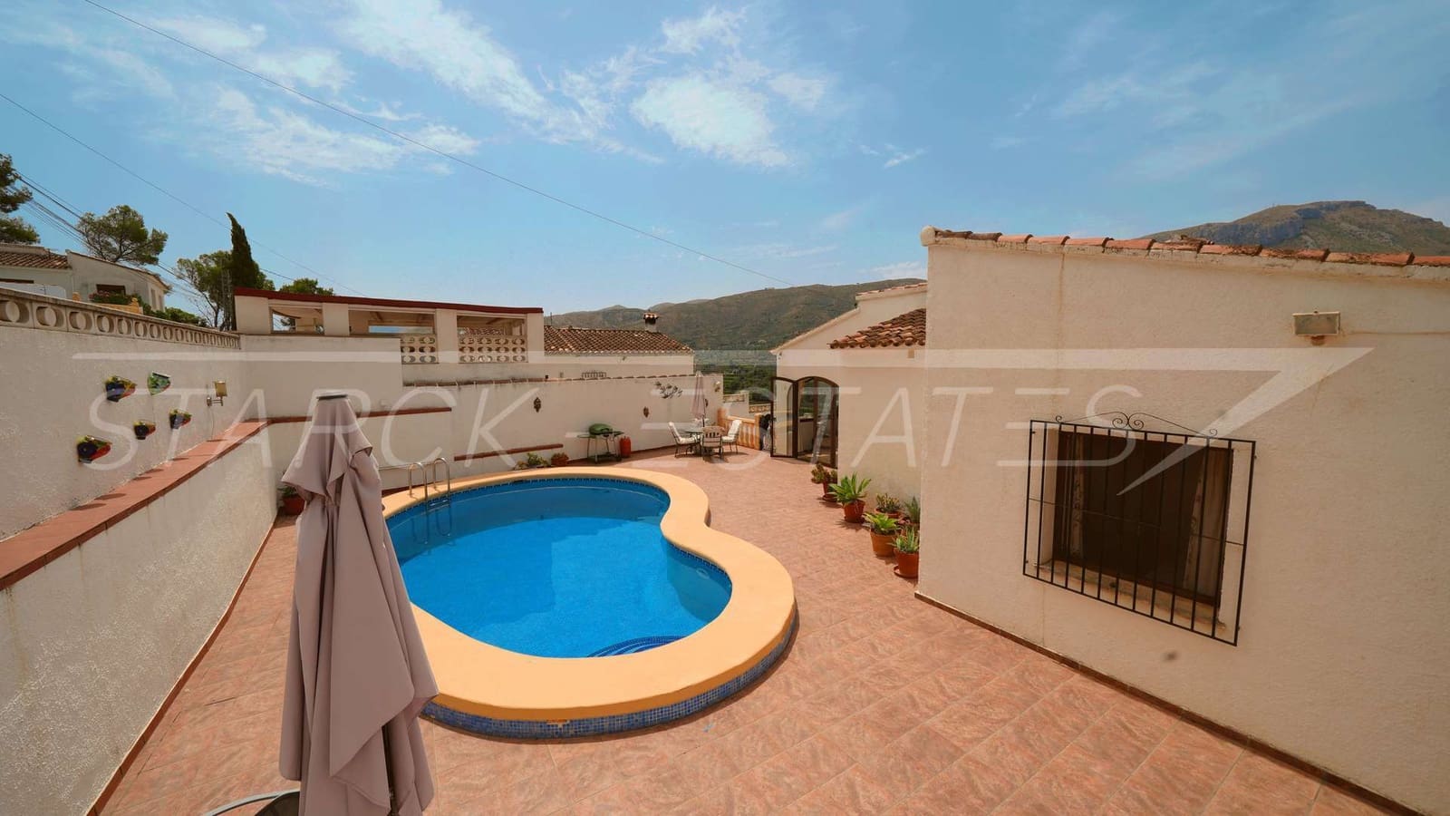 4 slaapkamer Villa te koop in L'Atzuvia met zwembad - € 350.000 (Ref: 9964598)