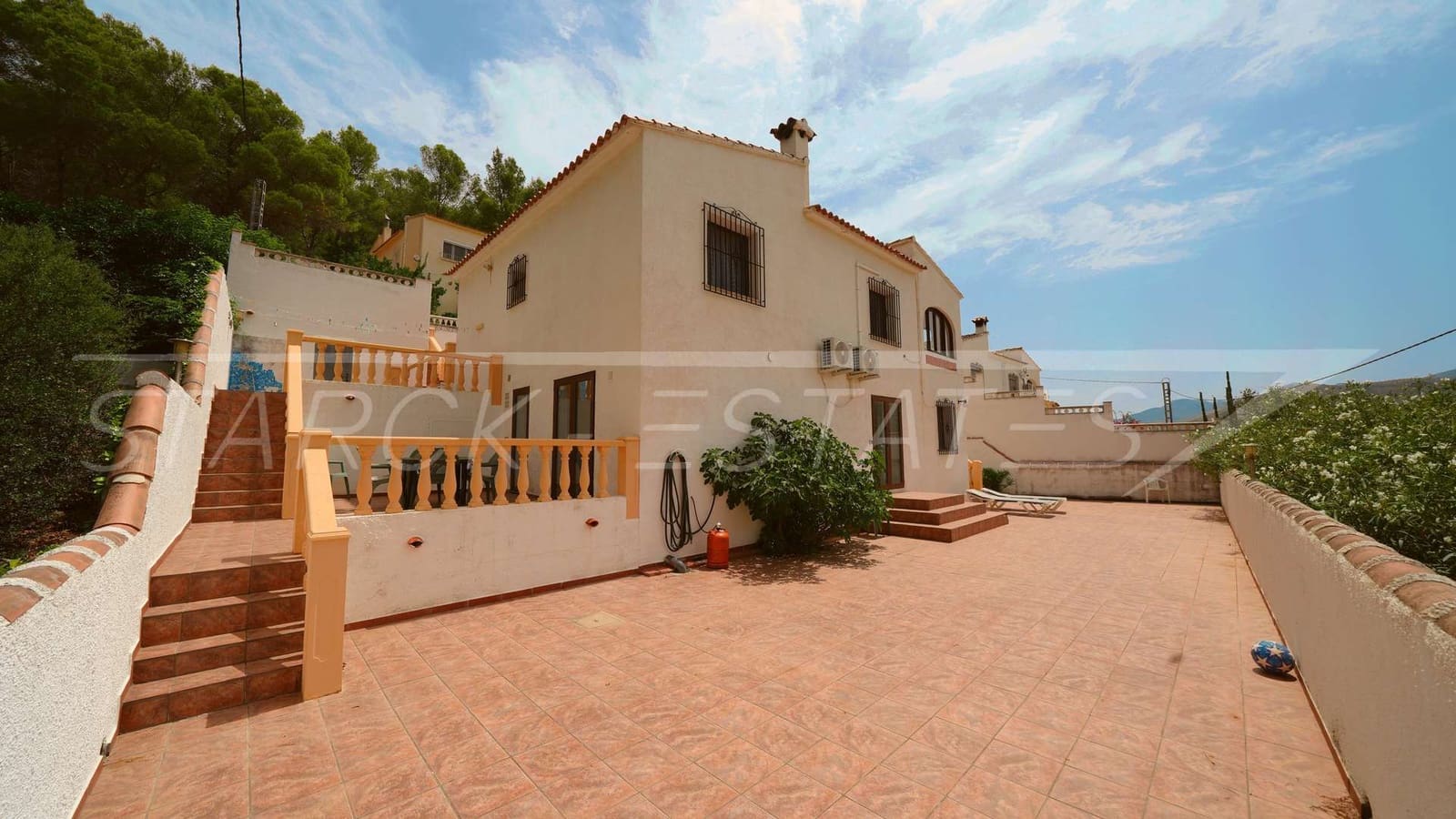 4 slaapkamer Villa te koop in L'Atzuvia met zwembad - € 350.000 (Ref: 9964598)