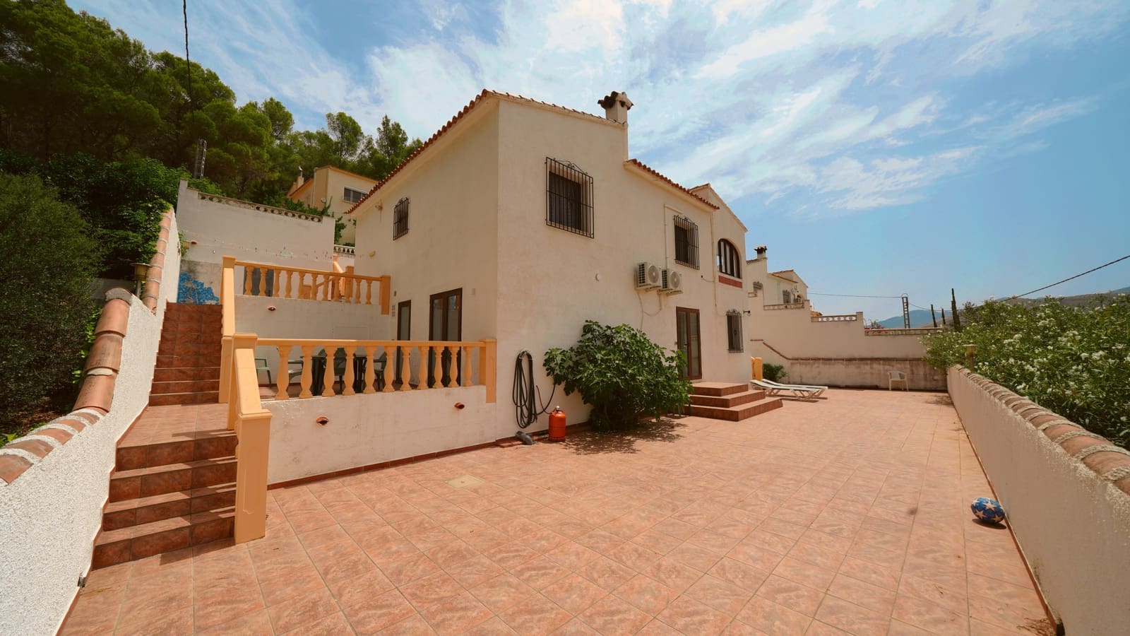 4 quarto Moradia para venda em Adsubia com piscina garagem - 350 000 € (Ref: 9964598)