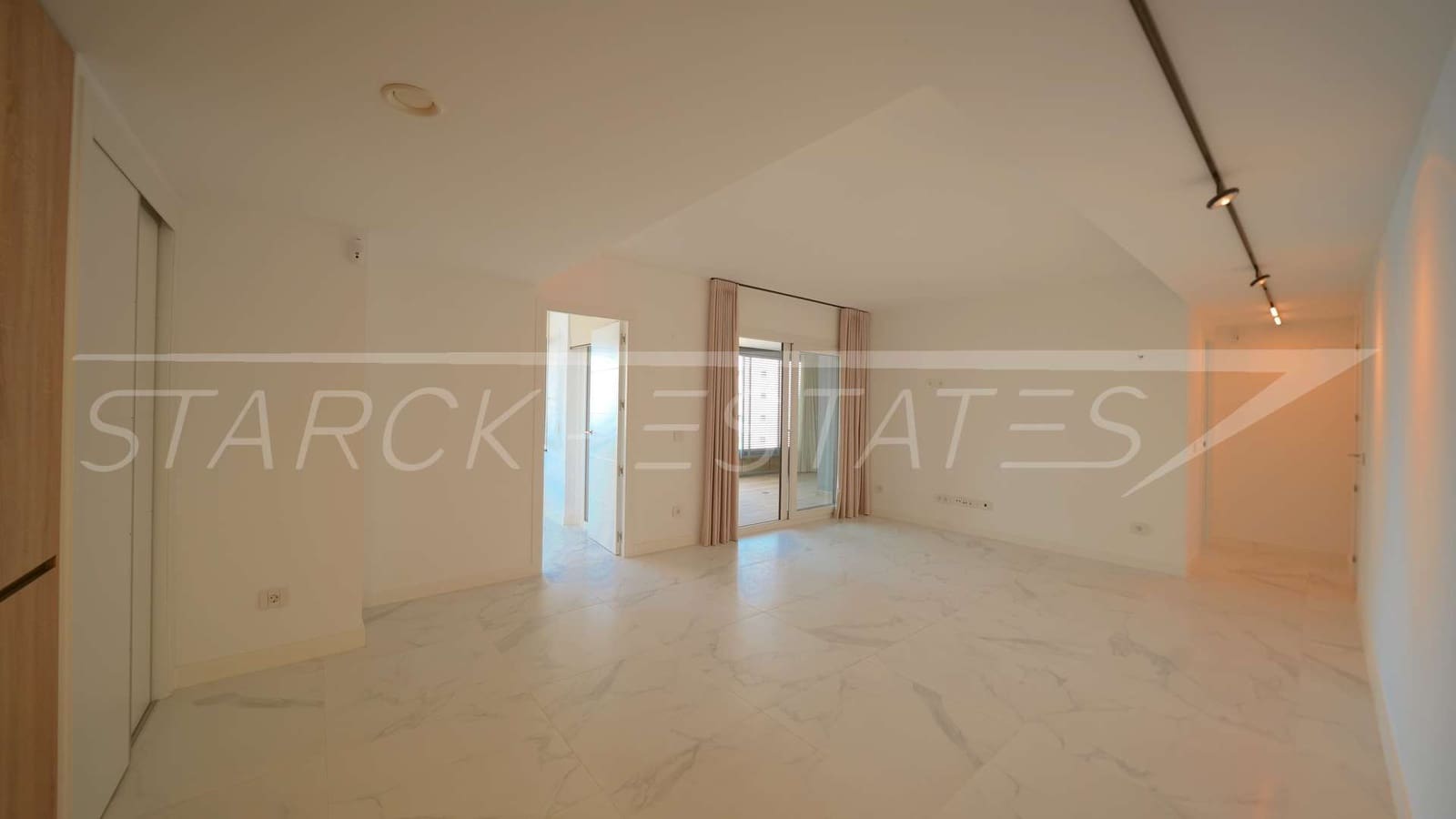 Apartamento de 2 habitaciones en Orihuela Costa en venta con piscina - 540.000 € (Ref: 9977933)