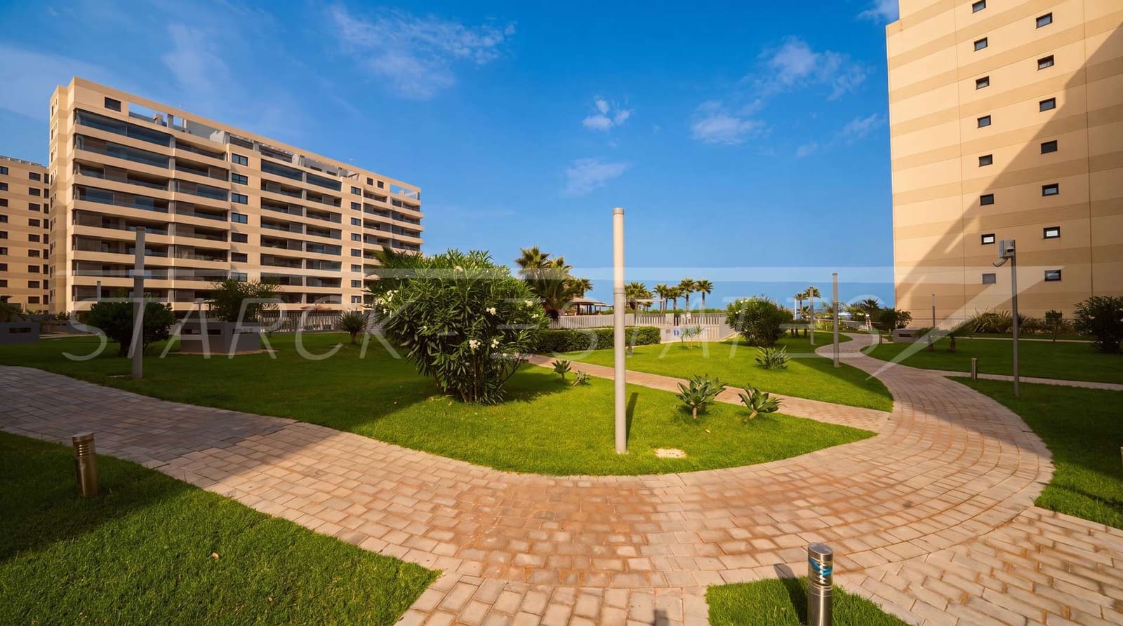Apartamento de 2 habitaciones en Orihuela Costa en venta con piscina - 540.000 € (Ref: 9977933)