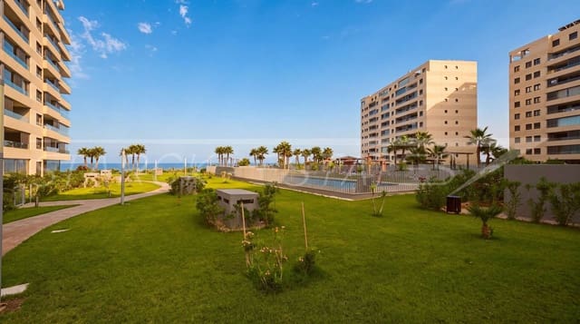 Apartamento de 2 habitaciones en Punta Prima, Orihuela en venta con piscina - 540.000 € (Ref: 9977933)